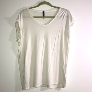 Jolie off-white shirt